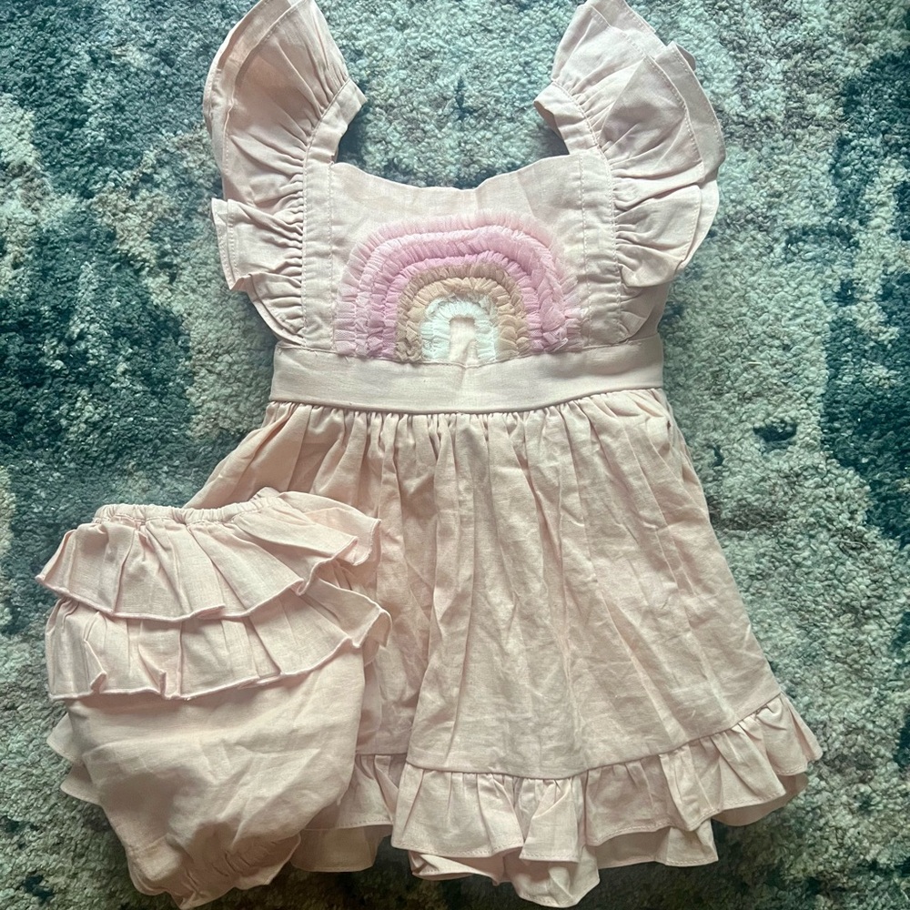 Girl August size 5 - worn 2 hours for a wedding